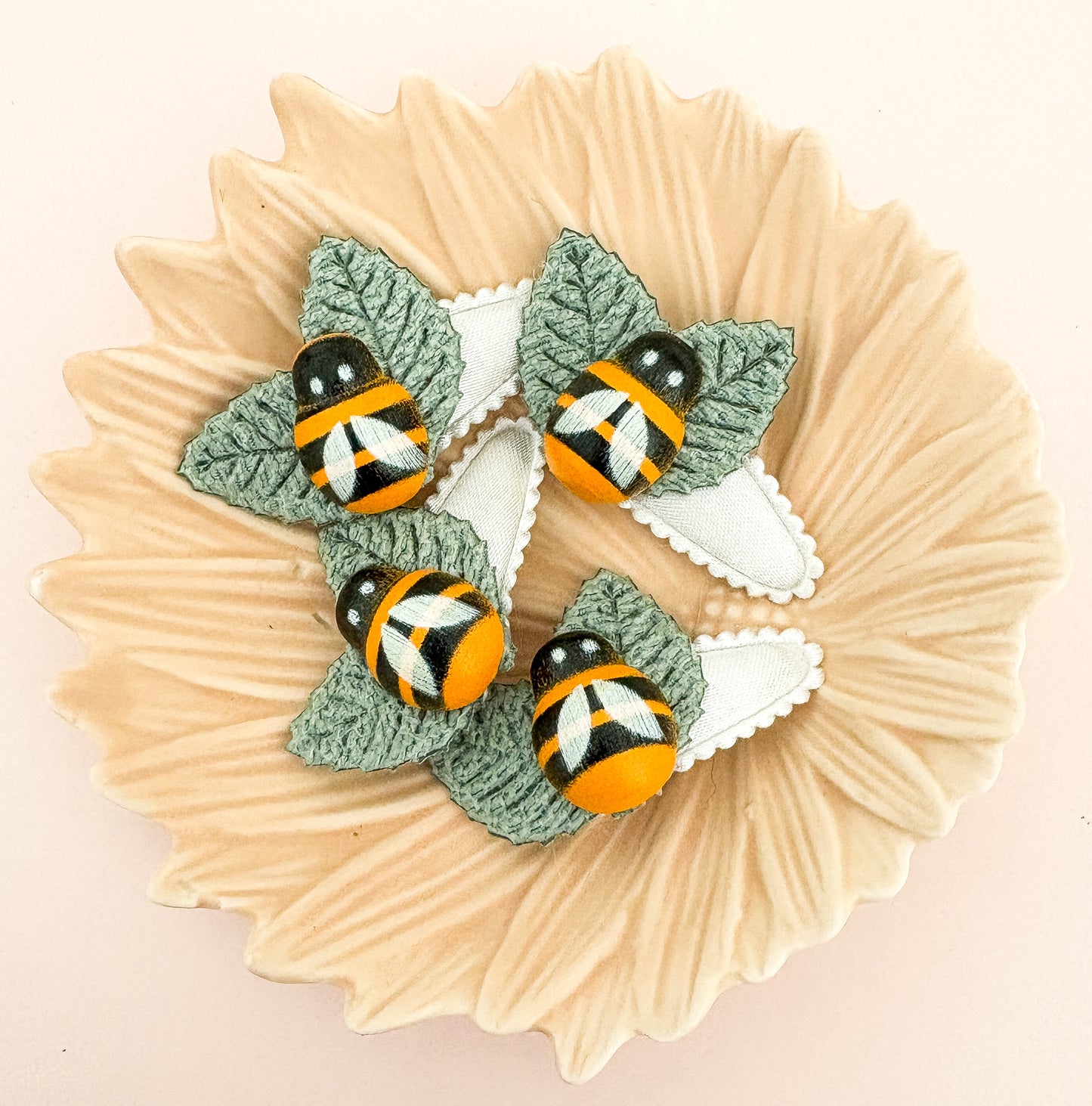 Bumblebee baby nonslip clip