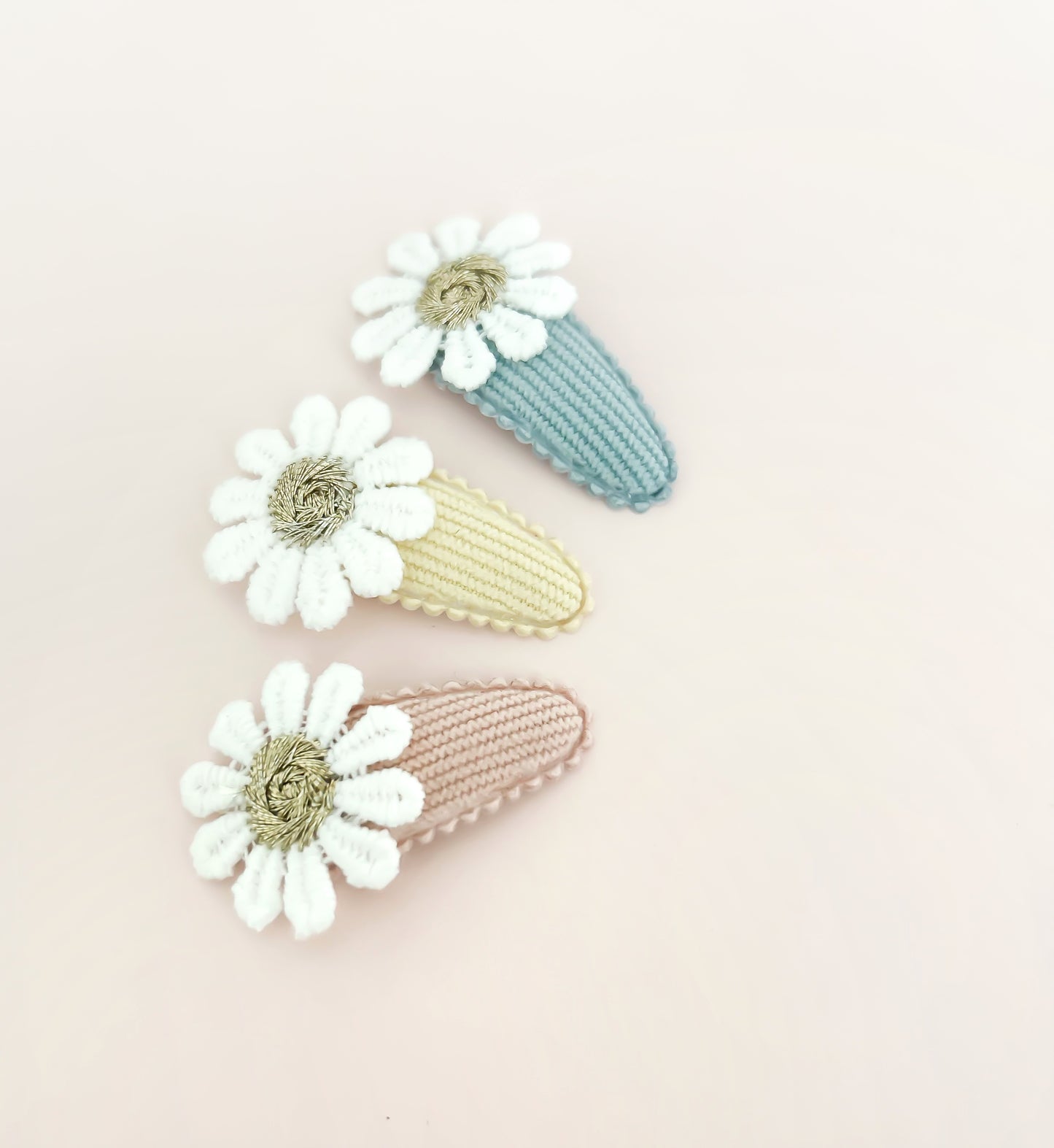 Blush Daisy Trio