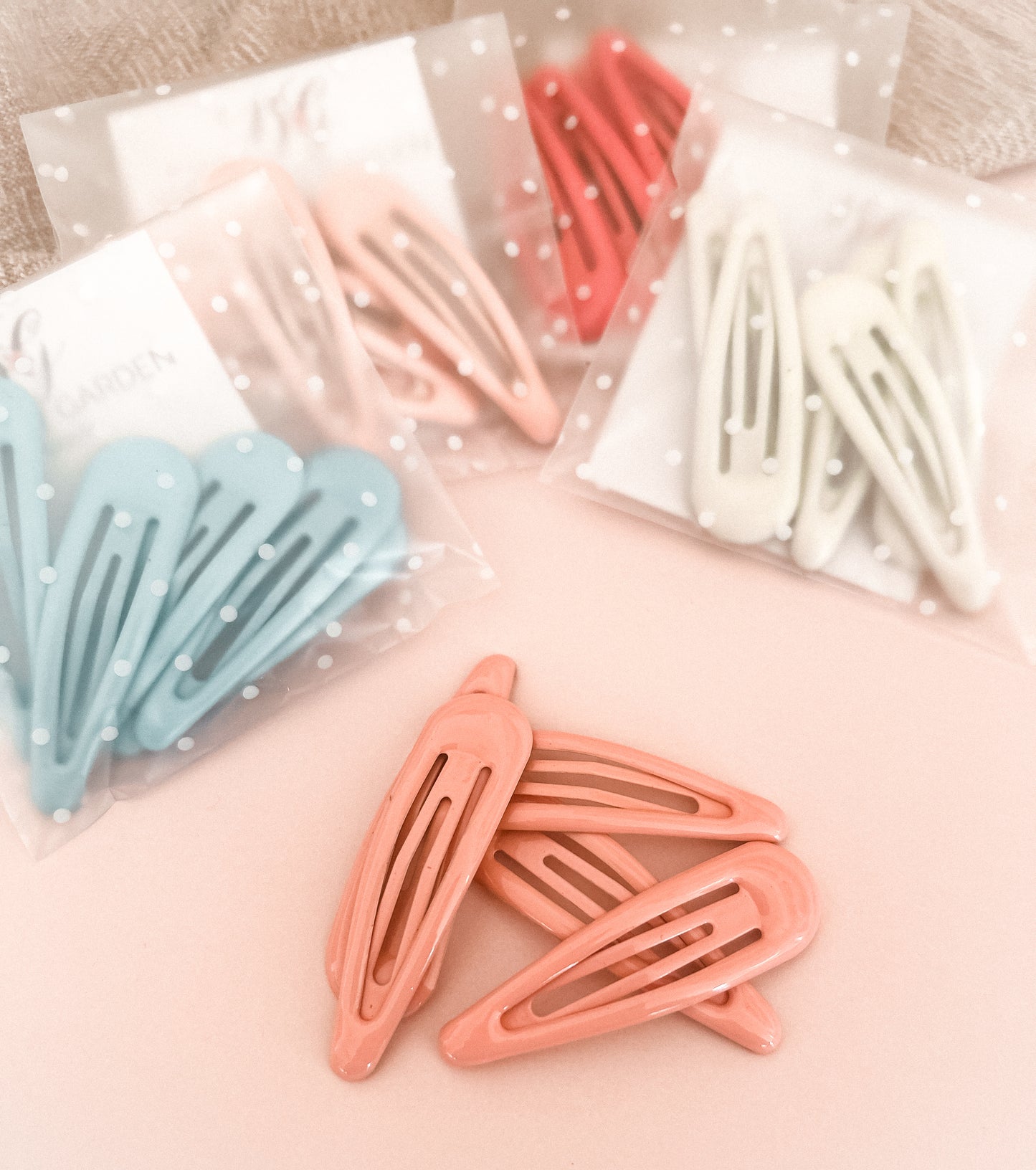 Glossy Snap Clips - 6 colours to choose from!