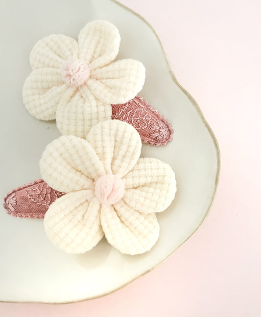 PomPom blooms vintage rose fabric snap clips