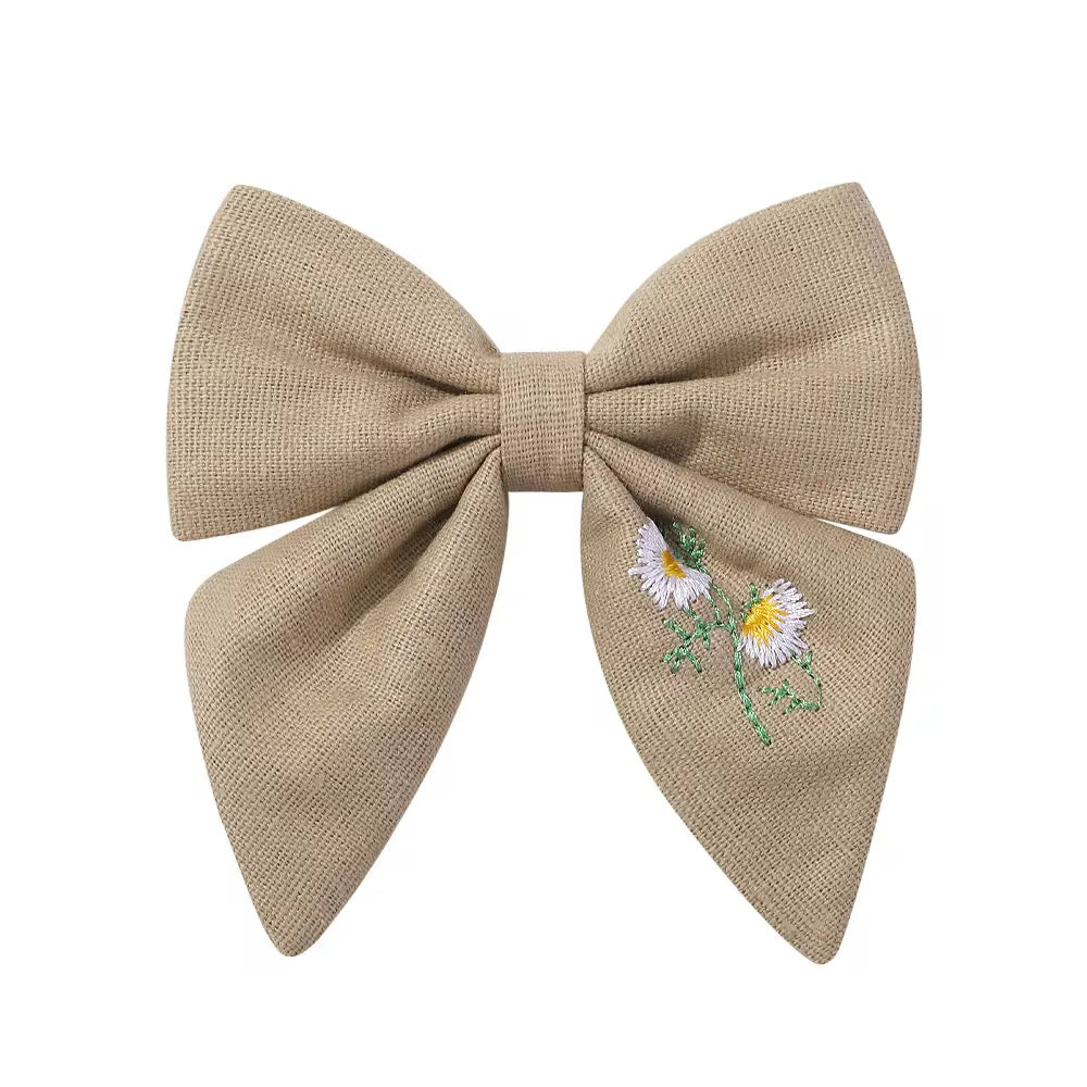 Elsie embroidered hair clip - Latte