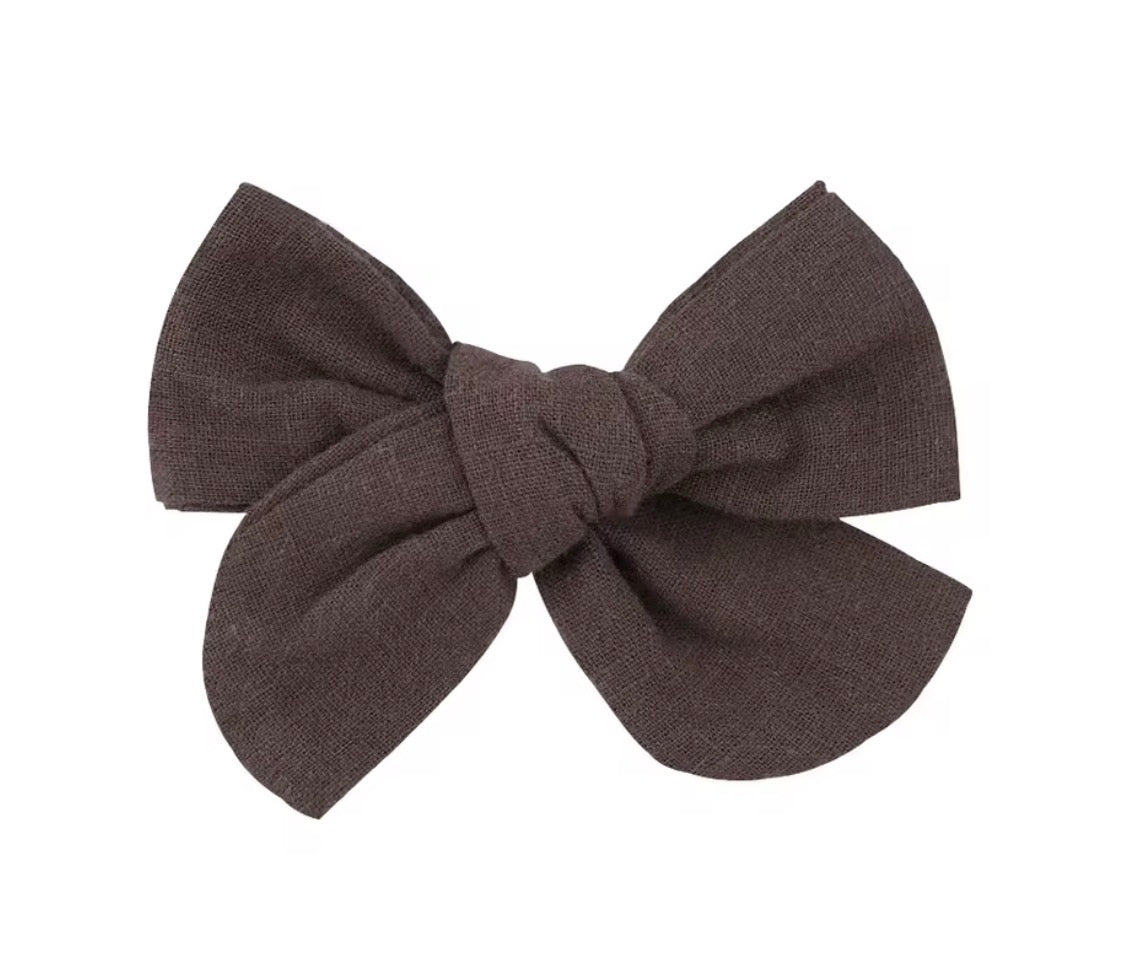 Chocolate classic bow hair clip