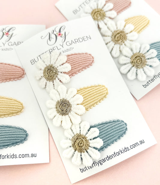 Blush Daisy Trio