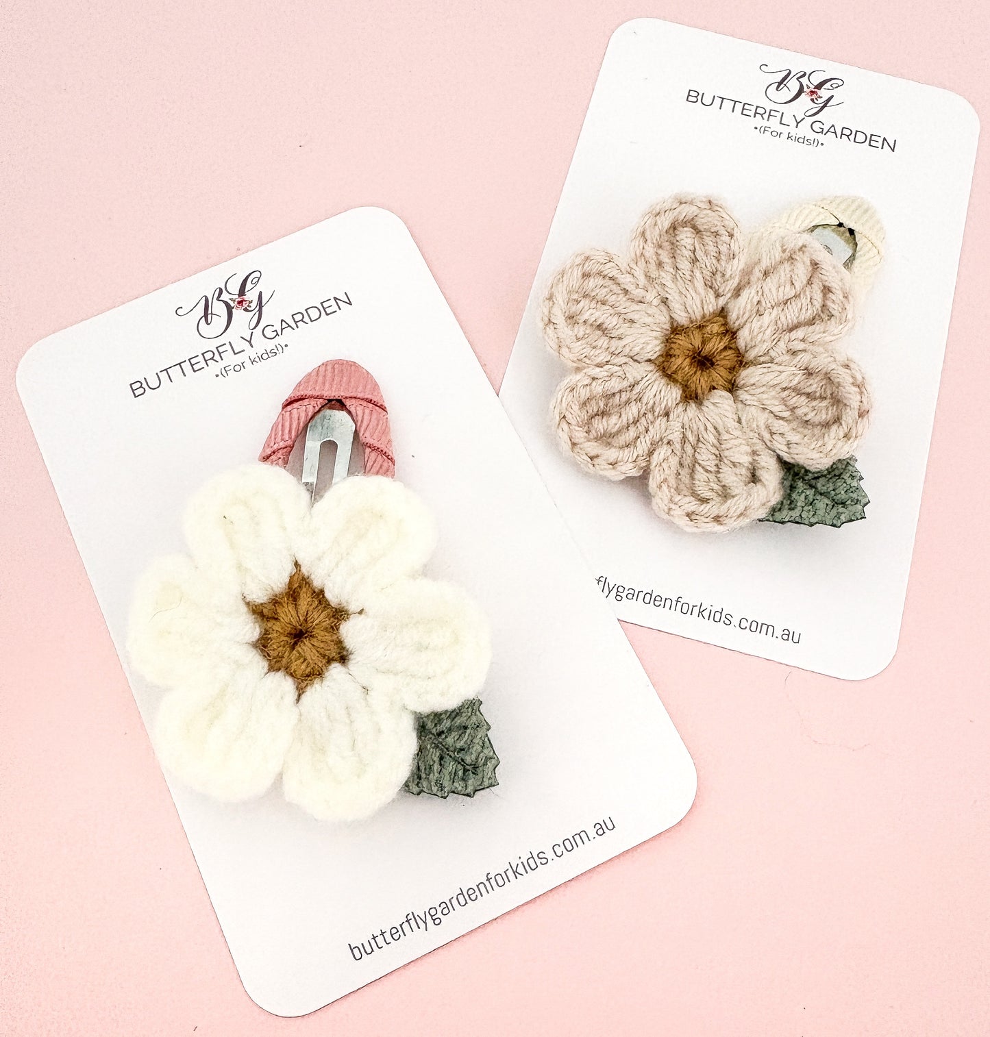 Olivia Crochet bloom clip - White/Pink or Honey/Beige.
