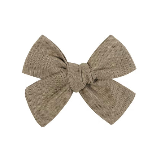 Moccha bow hair clip